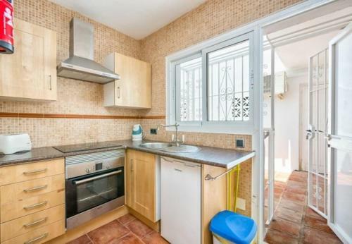 Cabopino Apartment Sleeps 4 Pool Air Con Wifi