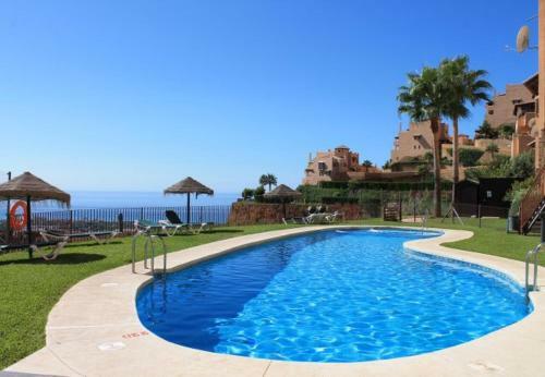 Cabopino Apartment Sleeps 4 Pool Air Con Wifi