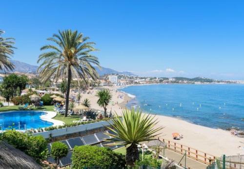 Cabopino Apartment Sleeps 4 Pool Air Con Wifi