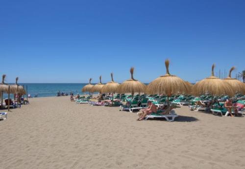 Cabopino Apartment Sleeps 4 Pool Air Con Wifi