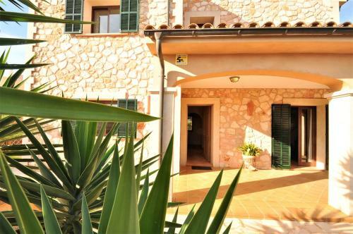 Casa Brisa- En Cala Llombards- Santany