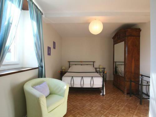 G�te Andoins, 3 Pi�ces, 4 Personnes - Fr-1-384-399