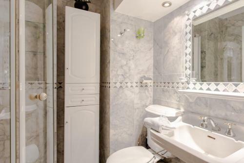 Apartamento Seafront Furnished Studio