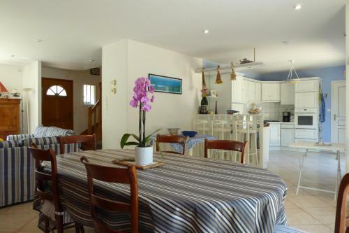 Villa R�f 064 Belle Maison T5 8 Pers Arzon