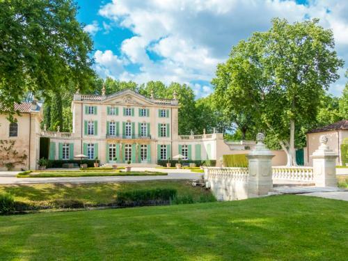 Serres Chateau Sleeps 29 Pool Air Con Wifi