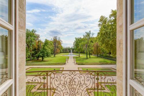 Serres Chateau Sleeps 29 Pool Air Con Wifi