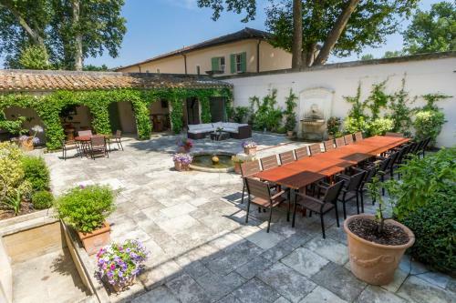 Serres Chateau Sleeps 29 Pool Air Con Wifi