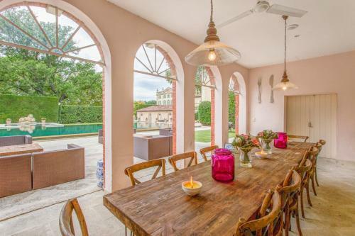 Serres Chateau Sleeps 29 Pool Air Con Wifi