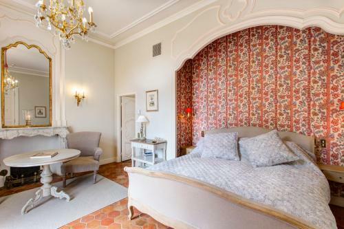 Serres Chateau Sleeps 29 Pool Air Con Wifi