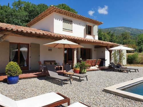 Classy Villa In Bargemon With Private Swimming Pool