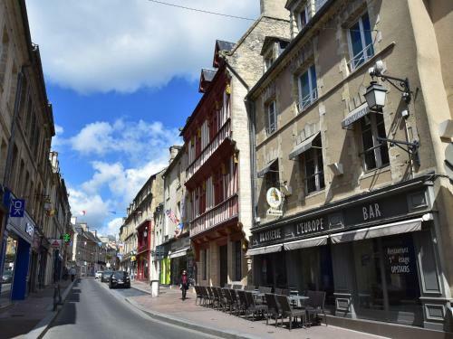 Cosy Apartment In Bayeux With Heating Facility