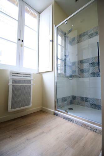 Guestready - Charming Apartment In Place de La Com�die