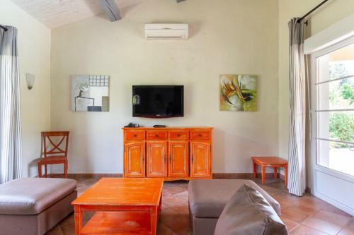 Callian Villa Sleeps 6 With Pool Air Con And Wifi