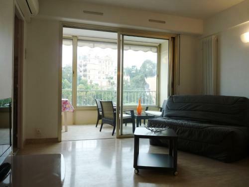 Cannes Apartment Sleeps 3 Air Con Wifi