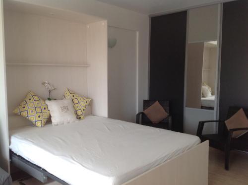 Cannes Apartment Sleeps 3 Air Con Wifi