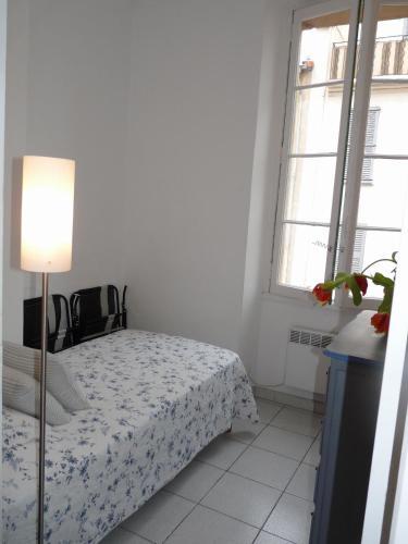 Cannes Apartment Sleeps 5 Air Con Wifi