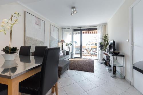 Cannes Apartment Sleeps 5 Air Con Wifi