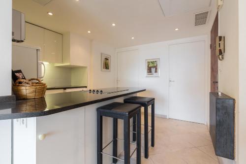 Cannes Apartment Sleeps 5 Air Con Wifi