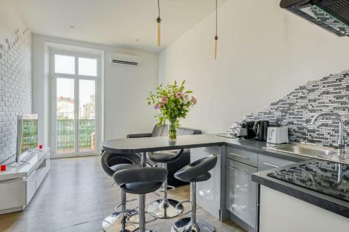 Guestready - Bright And Airy Apartment In Centre Ville