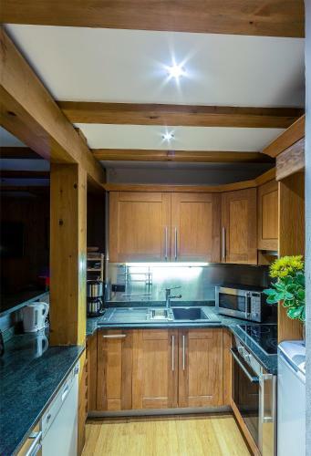 Yeti Lodge Chalets & Apartments