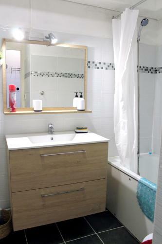 Apartamento Studio In Chamrousse With Wonderful Mountain View And Balcony 100 M From The Slopes