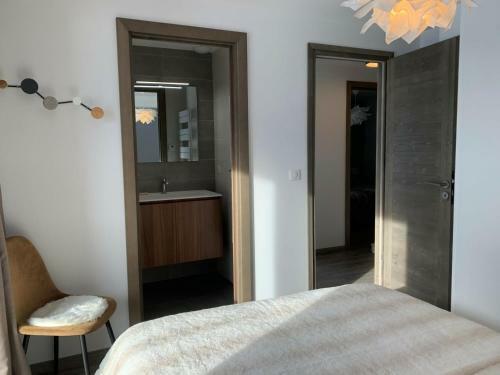 Chalet Ch�tel, 6 Pi�ces, 10 Personnes - Fr-1-198-212