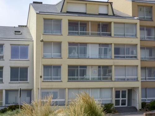 Charming Apartment In Courseulles Sur Mer Near Seabeach