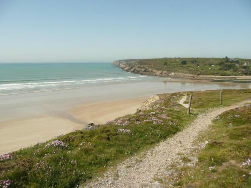 Holiday Home Crozon - Bre06110h-f
