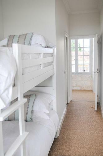 Filouane Chateau Sleeps 16 Pool Wifi