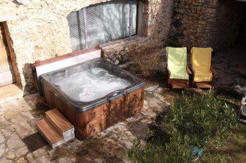 Lou Petarel Charming House With Shared Pool Nature An Calm In Provence