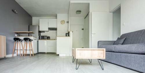 Quiet Apartment With Pool 10min From The Beaches