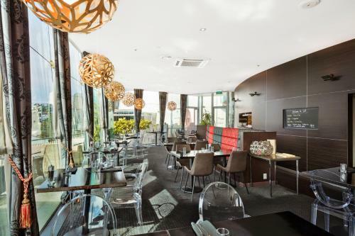 The Waterfront Hotel