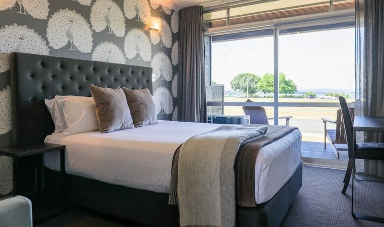 Suncourt Hotel & Conference Centre