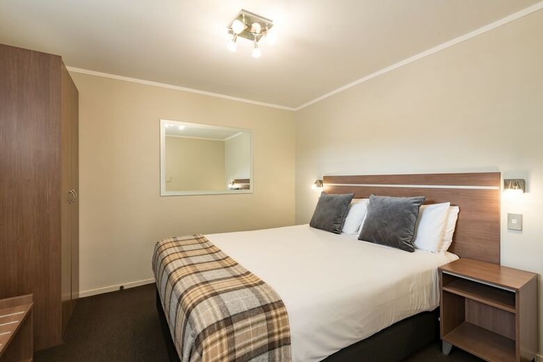 Suncourt Hotel & Conference Centre