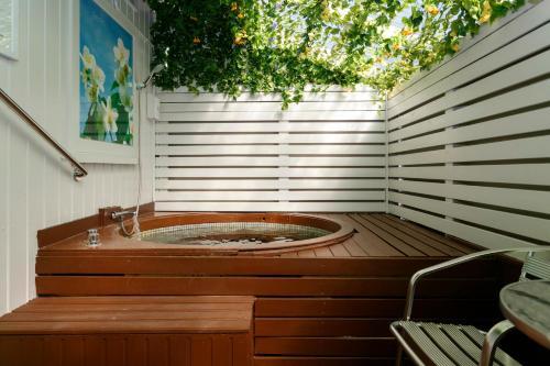 Lakefront Motor Lodge Thermal Spa