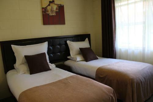 Cedar Lodge Motel