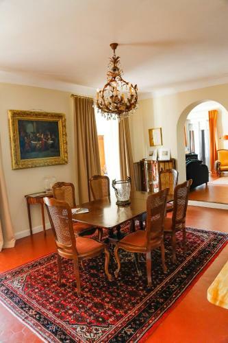 Grand Villa Overlooking Cannes And The Sea.