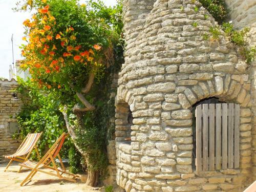 Les Portes-en-re Villa Sleeps 6