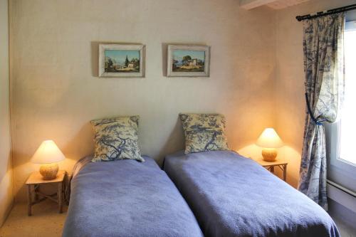 Les Portes-en-re Villa Sleeps 12