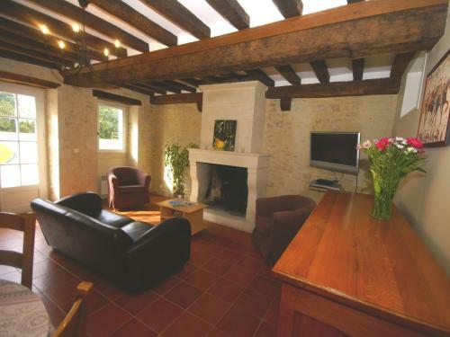 Spacious Farmhouse In Maisons With Terrace