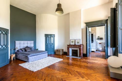 Le Fousseret Chateau Sleeps 14 Pool Wifi