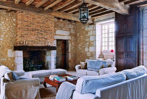 Martigue Chateau Sleeps 14 Pool Wifi
