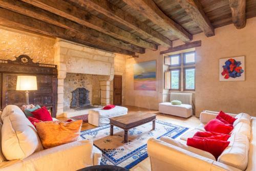 Mauzens-et-miremont Chateau Sleeps 8 Pool Wifi