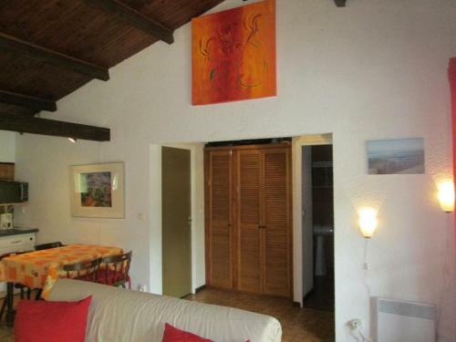 Delightful Holiday Home In Mejannes Le Clap With Pool