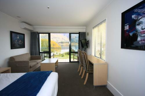 The Moorings Motel And Apartments