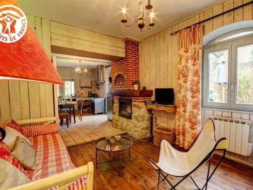 G�te Montbrison, 2 Pi�ces, 2 Personnes - Fr-1-496-158