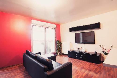 2-bed Apartment Near Disneyland
