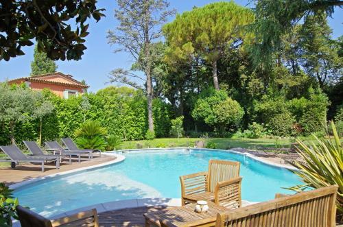 Apartamento Charming Provencal Villa With Swimming Pool
