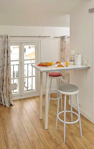 Apartamento Nice Studio At 15min From The Place Mass�na