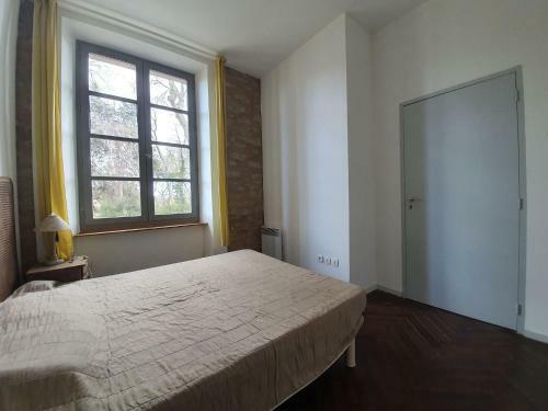 Comfy Apartment In Olonzac Near Lake Beach
